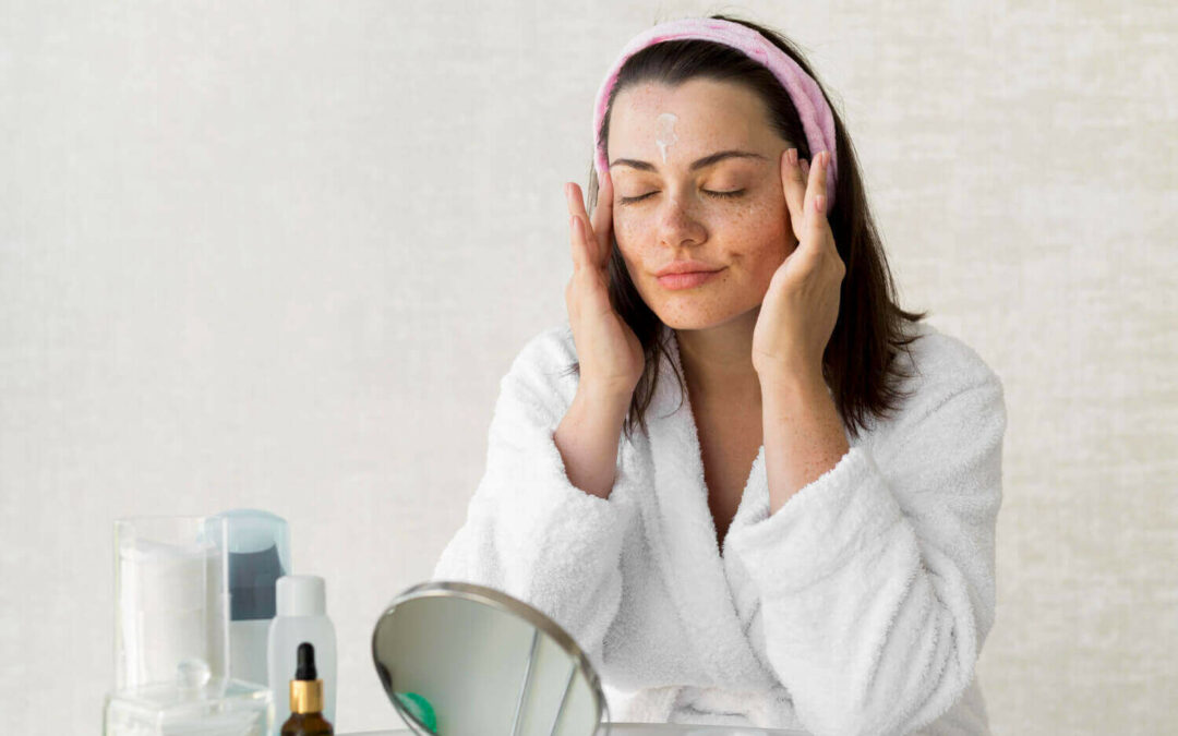 5 Ways to Utilize Rosemary Essential Oil for Your Face